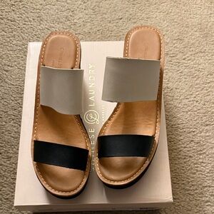 Chinese Laundry Black and Cream Slide Sandals